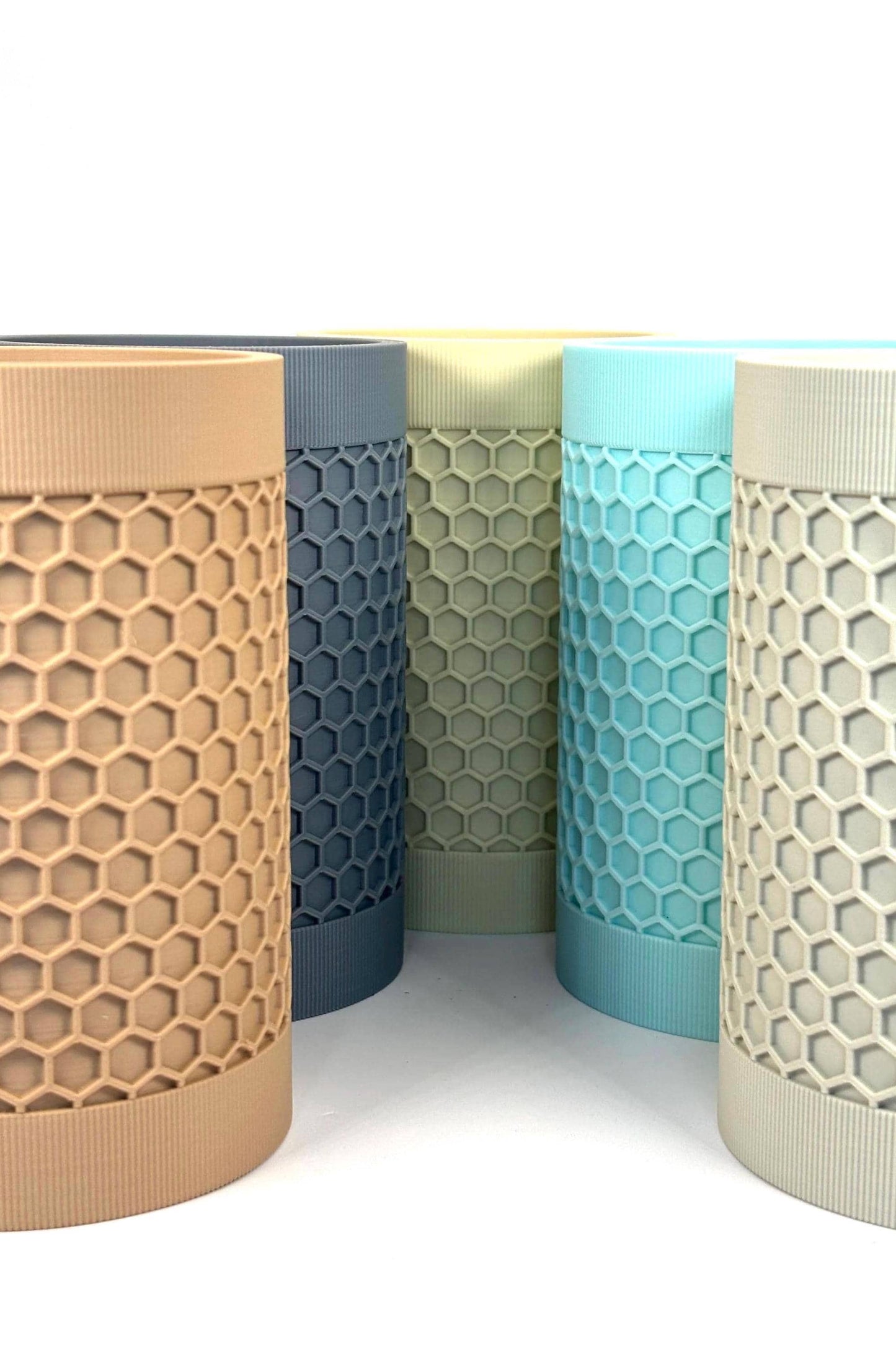 Honeycomb Pen Cup: Matte Finish Eco-Friendly Desk Organizer