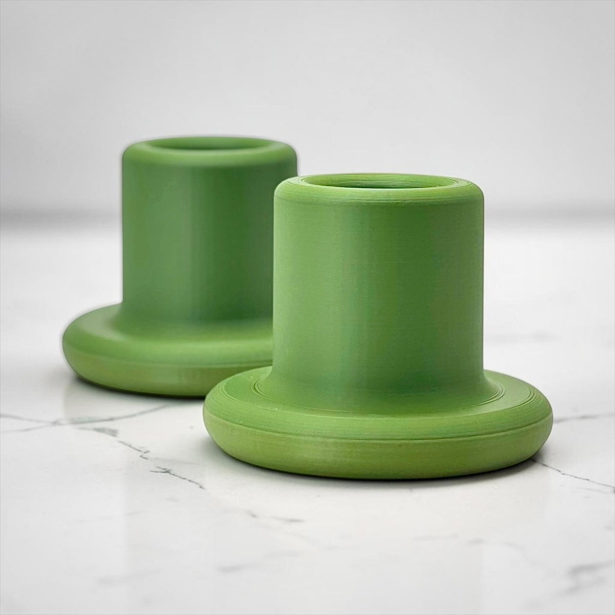 Minimalist Round Candlestick Holder: Plant-Based Plastic Taper Candle Stand