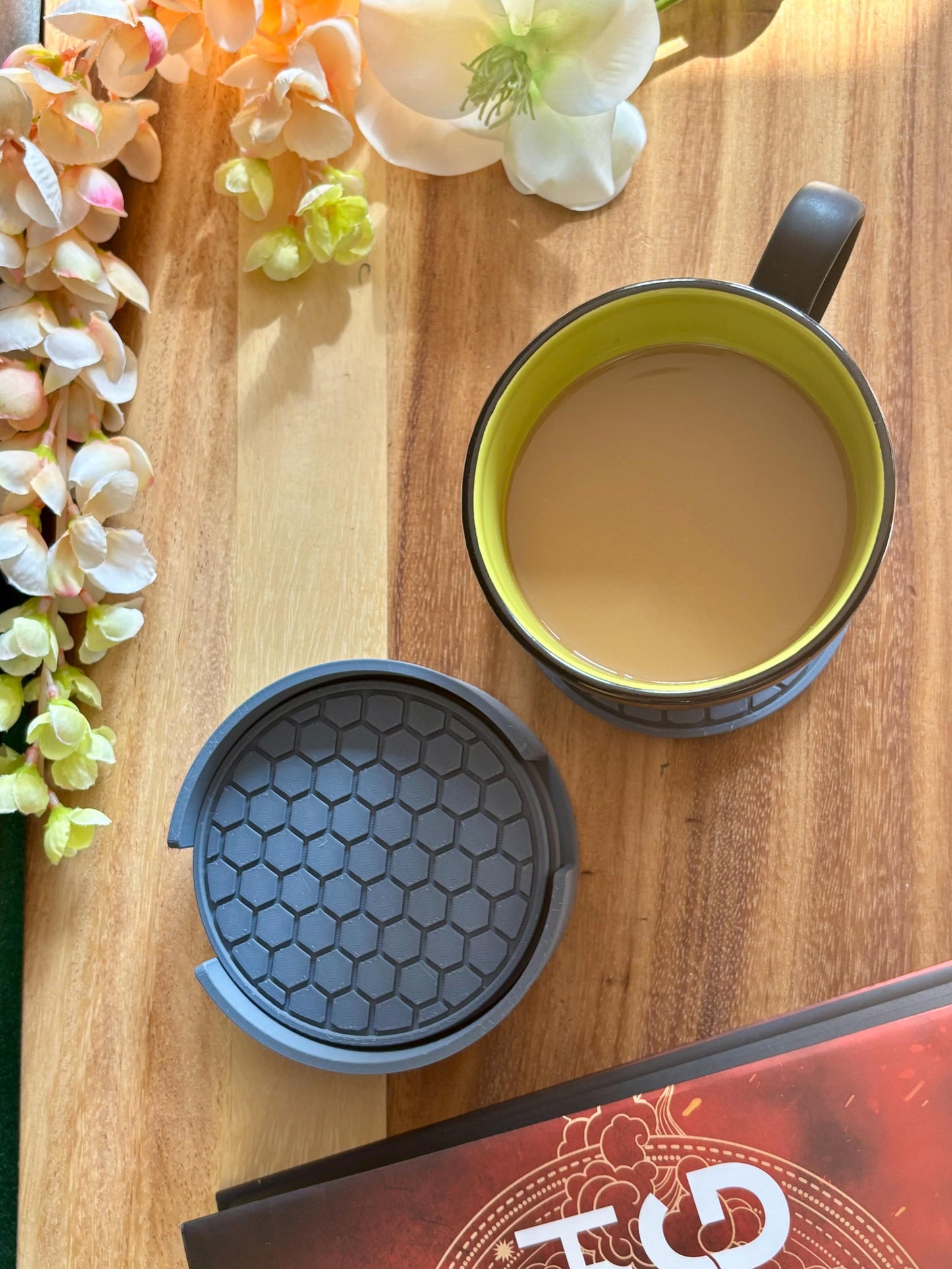 Honeycomb Coaster Set of 4 with Holder: Matte Finish Eco-Friendly Plastic
