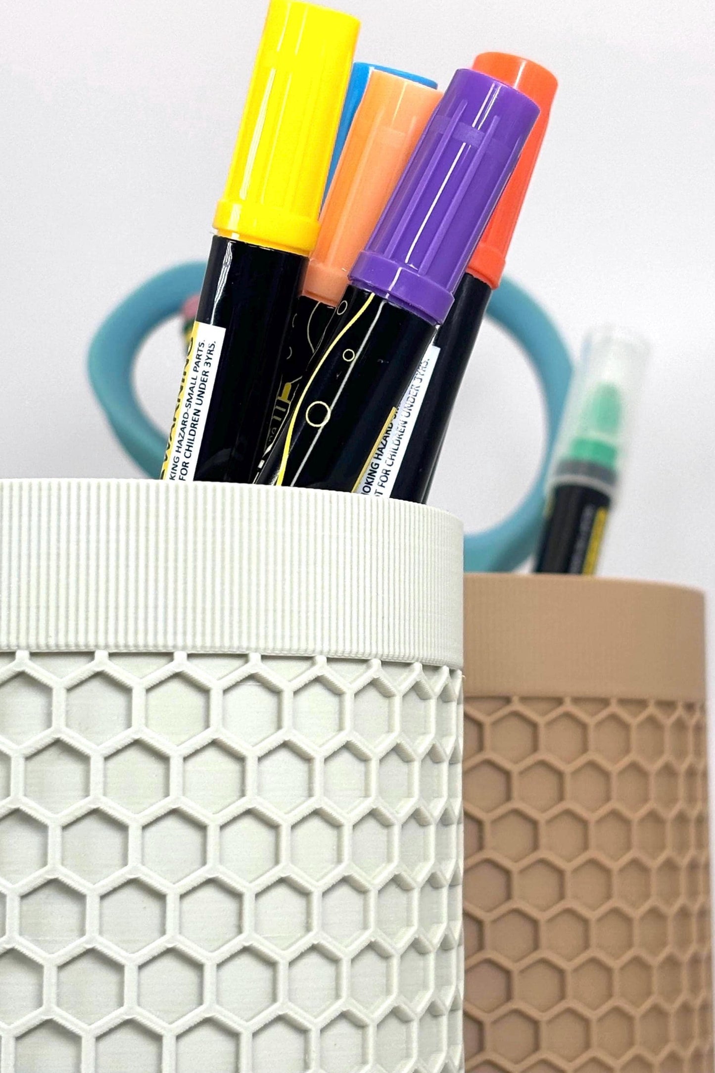 Honeycomb Pen Cup: Matte Finish Eco-Friendly Desk Organizer